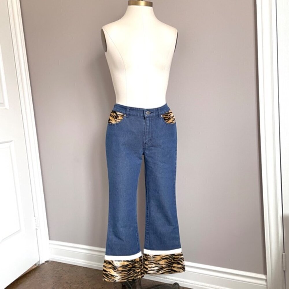 Vintage Y2K Guess Bootcut Cropped Jeans w/ Faux Fur Trim - 28" - Picture 10 of 12